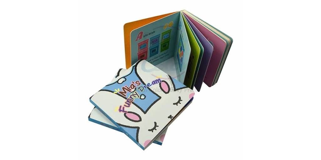 Stolüstü kitab çapı diqqət mərkəzinə çevrilib